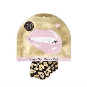 NWT Suns Out, Pouts Out